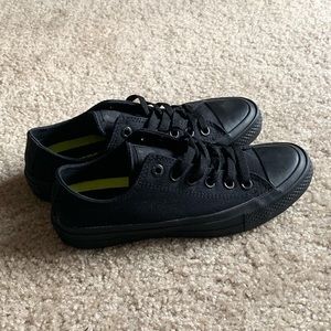 Black converse all stars, like new!